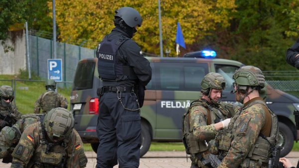 Polizei und Bundeswehr gemeinsam bei der Übung in der Oberpfalz