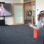 Voller Körpereinsatz in der Simulation: Mit FLAIM FEX soll die Aus- und Weiterbildung an Feuerlöschern kosteneffizient und sicher absolviert werden.