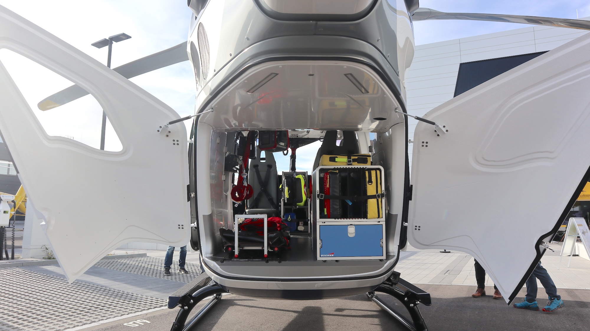 25 cm breiter als beim H135 ist die Heckklappe des neuen H140 von Airbus Helicopters
