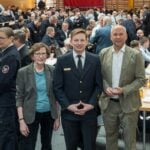 Stadträtin Annette Rinn, Innenminister Roman Poseck und der neue Chef der Frankfurter Feuerwehr Markus Röck bei der Jahreshauptversammlung des Kreisfeuerwehrverbandes