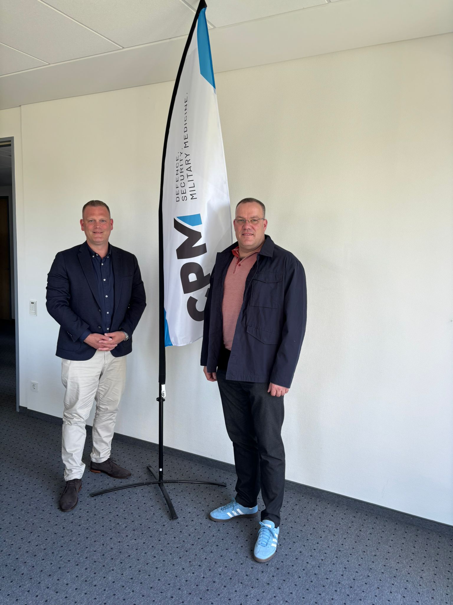 v. l. n. r.: André Luhmer, Chefredakteur der Crisis Prevention und Oberst i.G. Armin Schaus