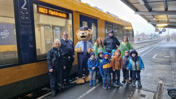 Bahnverkehrserziehung der Bundespolizei am Bahnhof Weiden