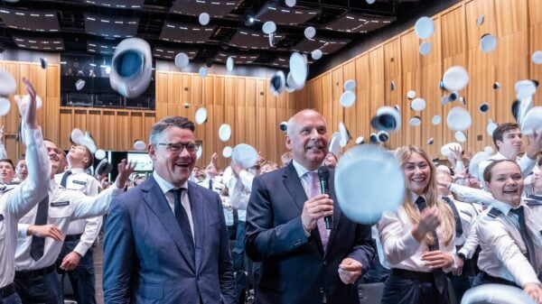 Innenminister Roman Poseck: „Mit dem heutigen Diensteid beginnt nicht nur ein neuer Lebensabschnitt, sondern auch die Übernahme einer tragenden Rolle in unserem Rechtsstaat.“
