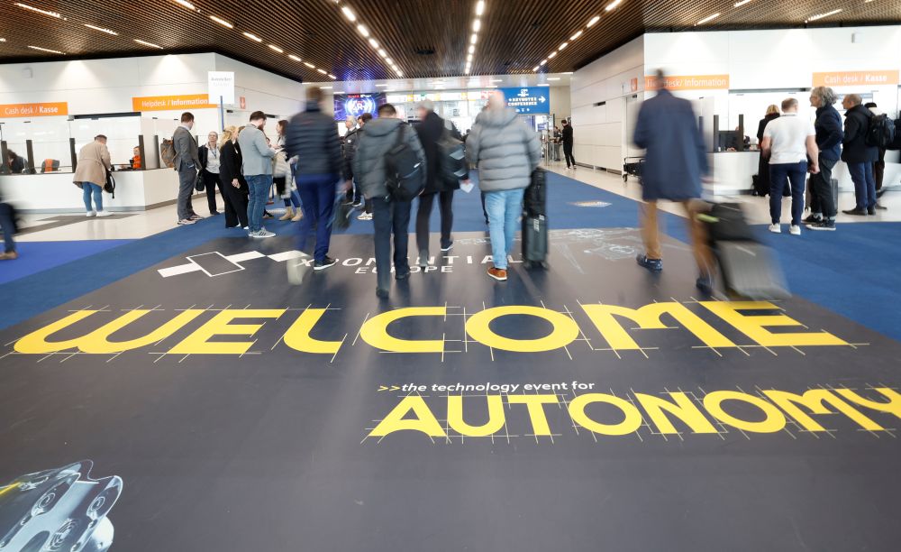 In Messehalle 1, auf dem Freigelände und am Rhein präsentiert die XPONENTIAL Europe 2026 die gesamte Wertschöpfungskette autonomer Technologien über alle Dimensionen hinweg.