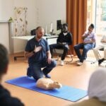 Tillmann zum Reanimationsunterricht: „Gemeinsam stärken wir Kinder, im Notfall zu helfen.“
