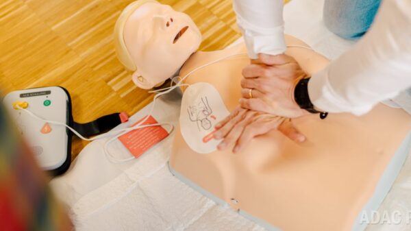 AED Defibrillator als wichtiger Bestandteil erfolgreicher Reanimation