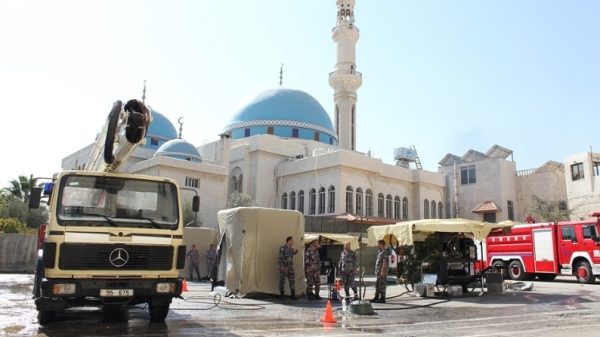 Ausrüstung vor einer Station des CDD in Amman, die vom BBK beschafft wurde.