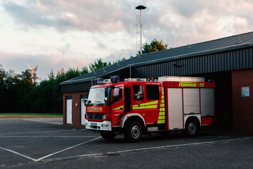 Bau neuer Feuerwehrhäuser