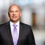 Prof. Dr. Roman Poseck, Hessischer Innenminister, stellt neue polizeiliche Maßnahmen zu "sexualisierten Deepfakes" vor.