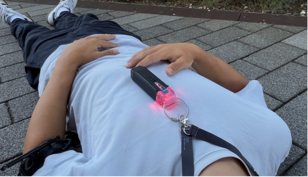 Der ZF Life Tag ist das neueste Produkt von ZF Rescue Connect: Ein digitaler Patiententracker, der in einer Triage-Situation bei einem Massenanfällen von Verletzten eingesetzt wird.